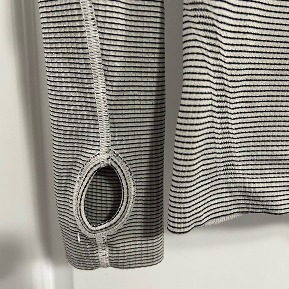 Lululemon Swiftly Tech Long Sleeve 2.0-Callouts Noted In Description - Picture 3 of 3
